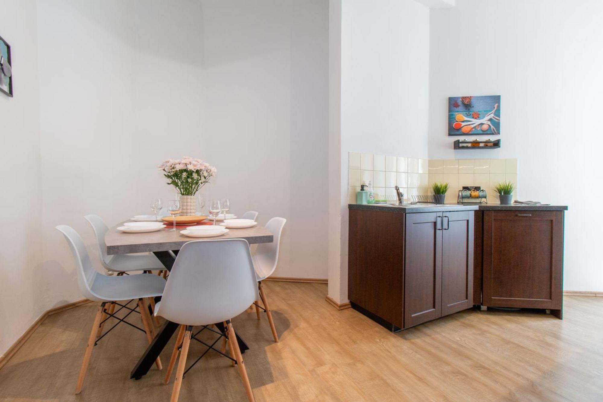 Naplavka Apartment *